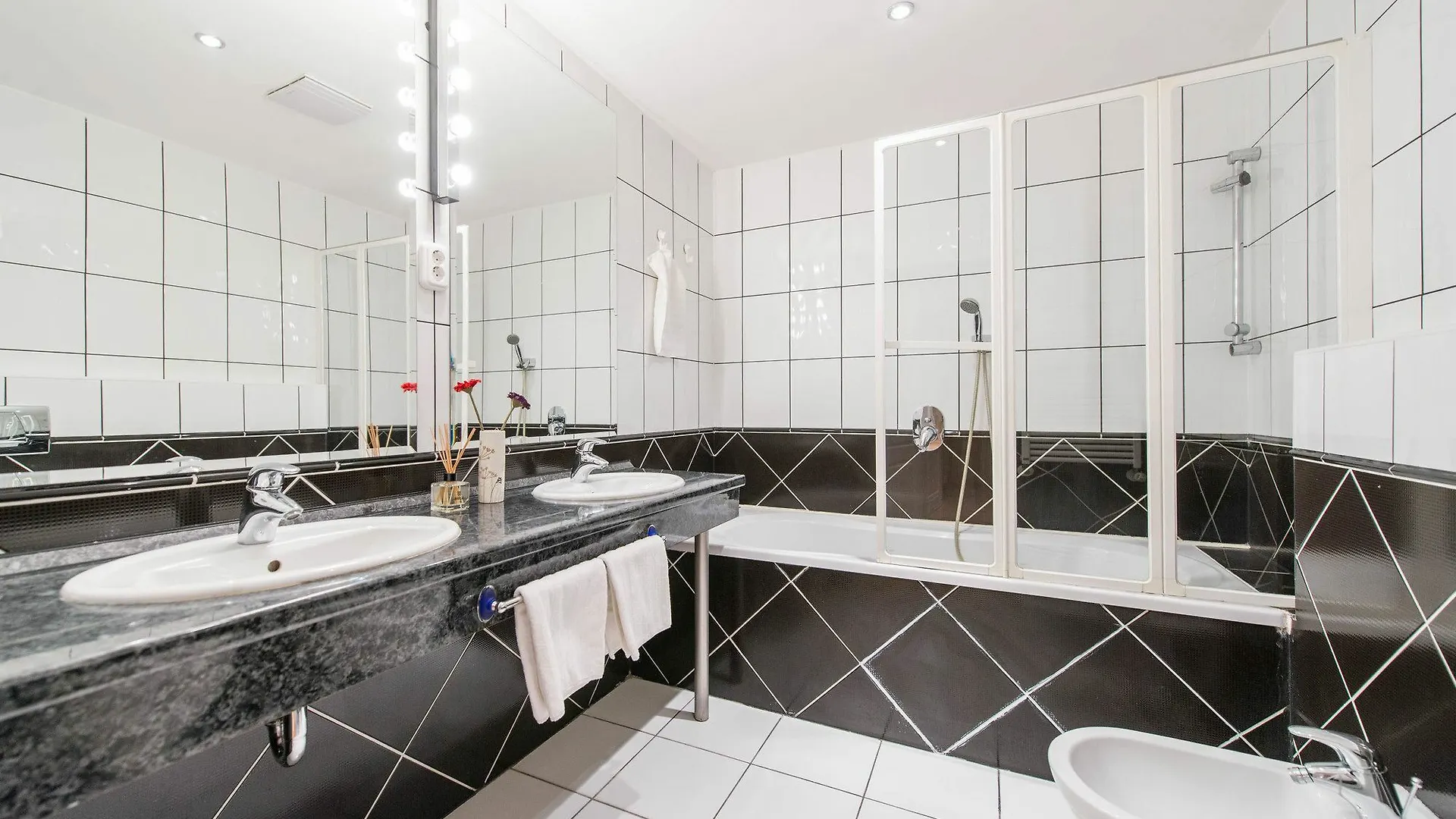 Oasis Apartments - Liszt Ferenc Square Budapest