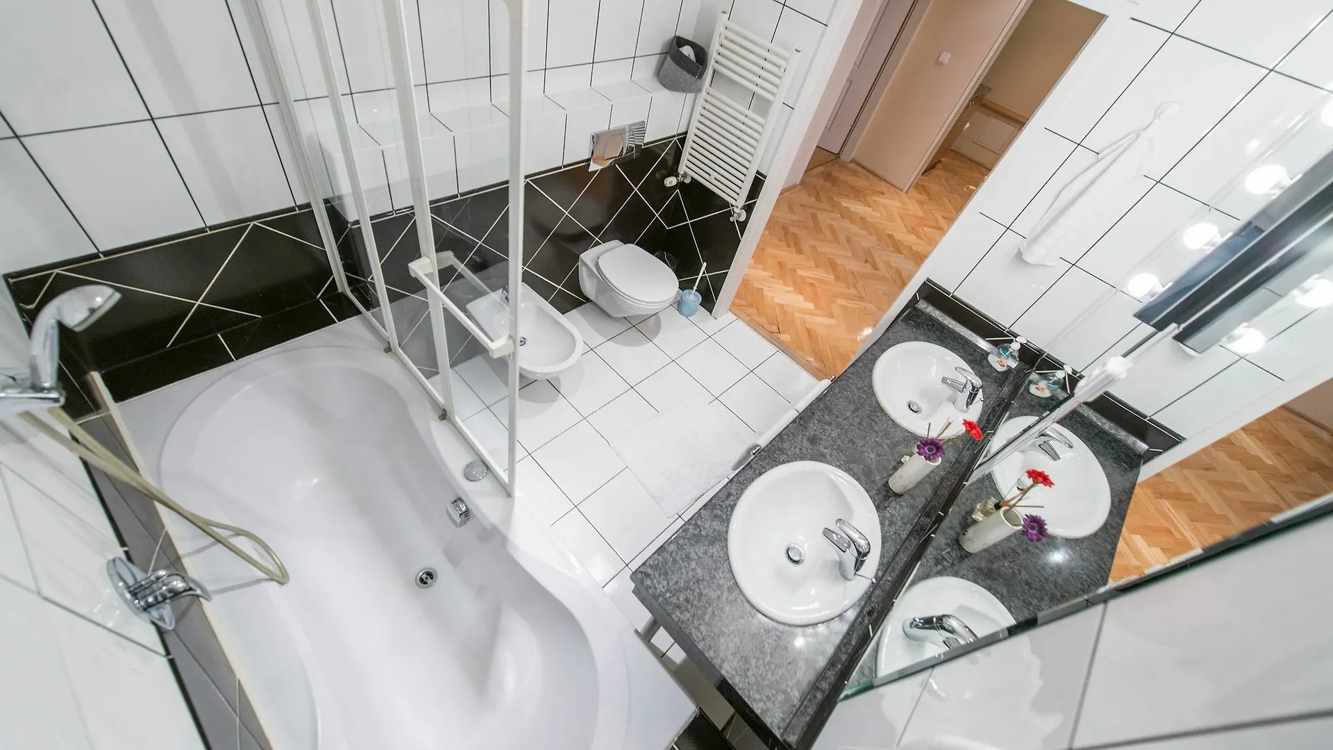 Oasis Apartments - Liszt Ferenc Square Budapest